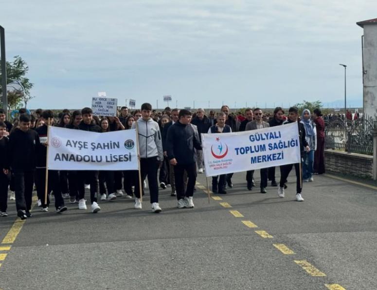 Ayşe Şahin Anadolu Lisesi Öğrencileri Sağlıklı Yaşam İçin Yürüdü